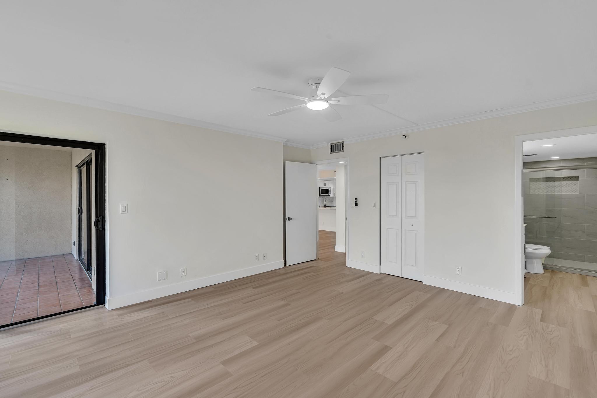 HUNTINGTON LAKES - Residential