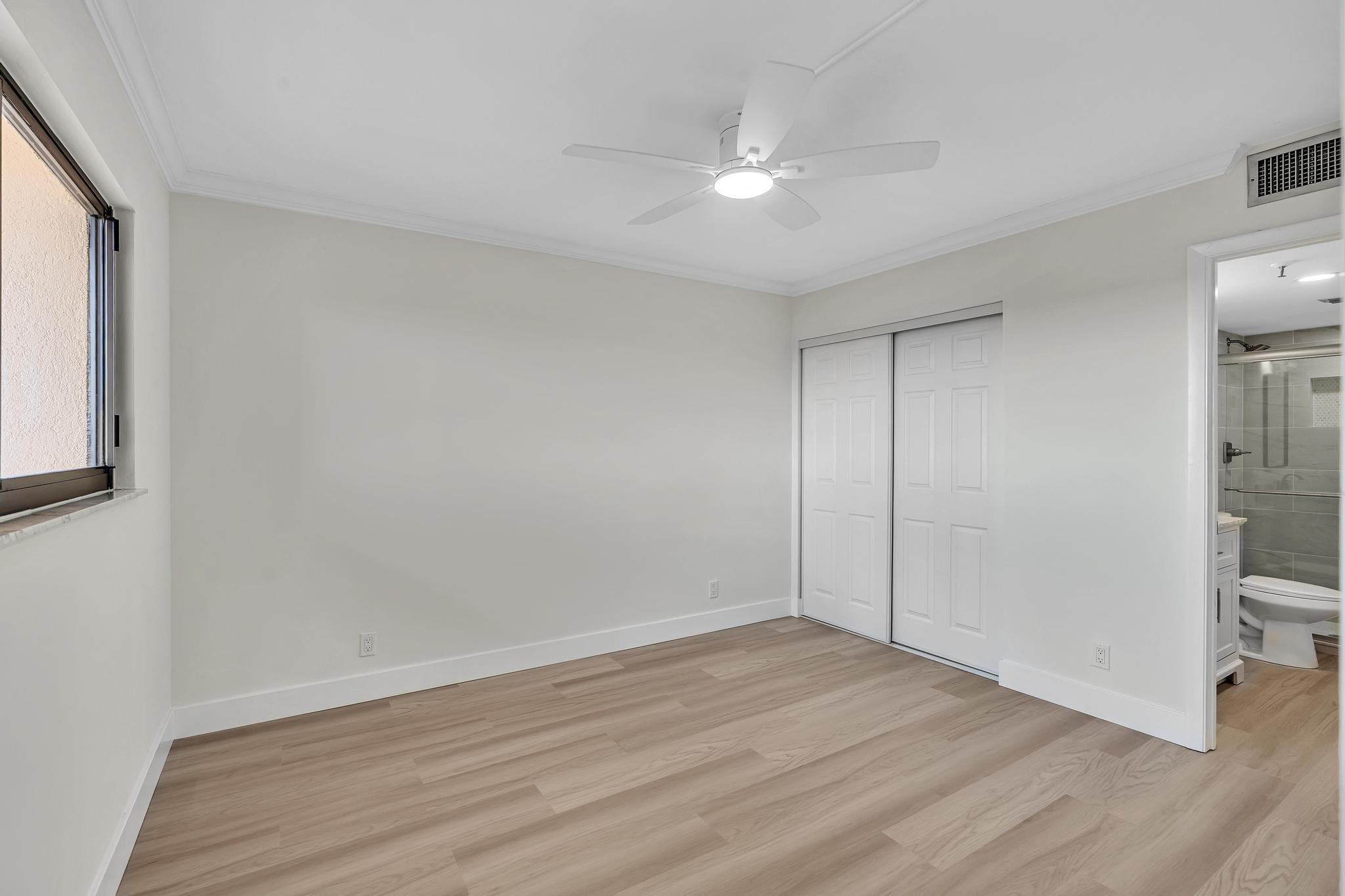 HUNTINGTON LAKES - Residential