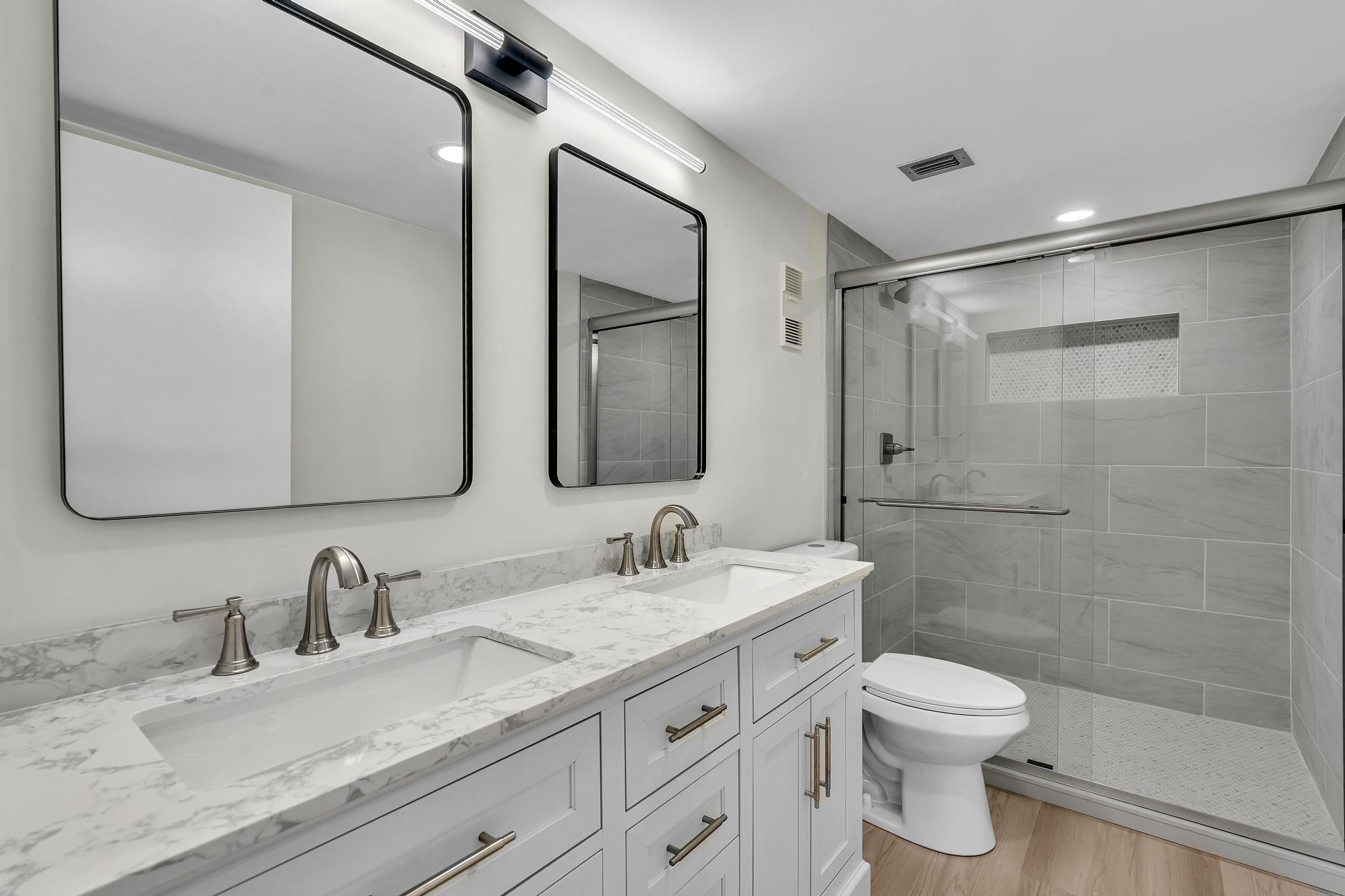 HUNTINGTON LAKES - Residential