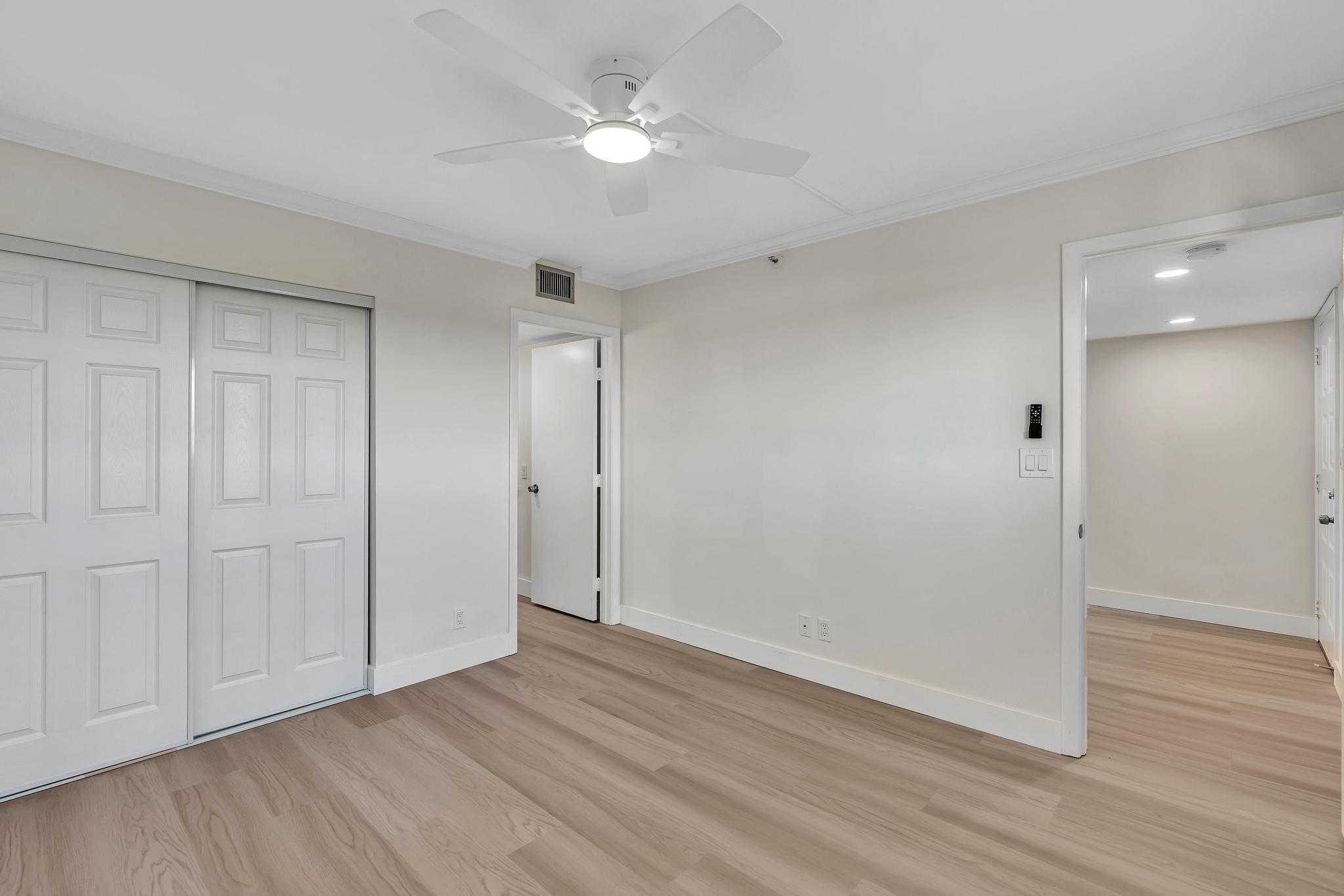 HUNTINGTON LAKES - Residential