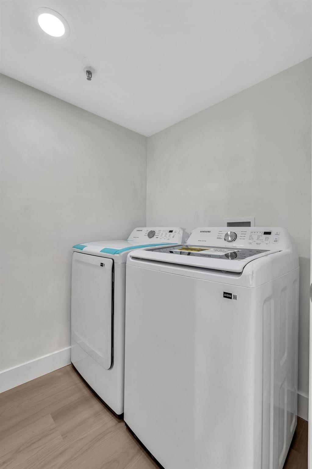 HUNTINGTON LAKES - Residential