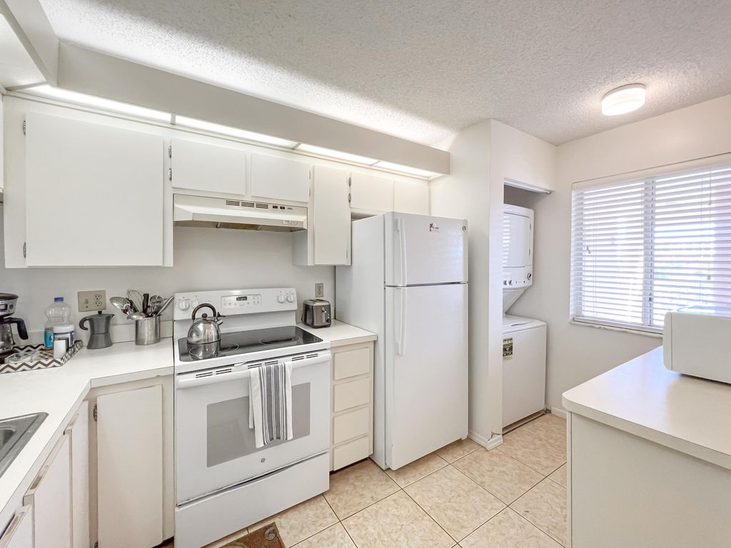 Photo of 353 S Us Highway 1 #B309, Jupiter, FL 33477 (MLS # B26014228)