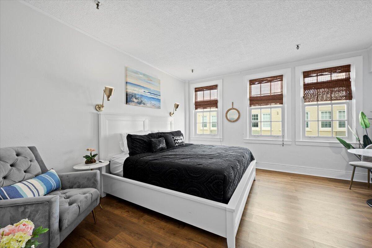 235 Sunrise Avenue 3008