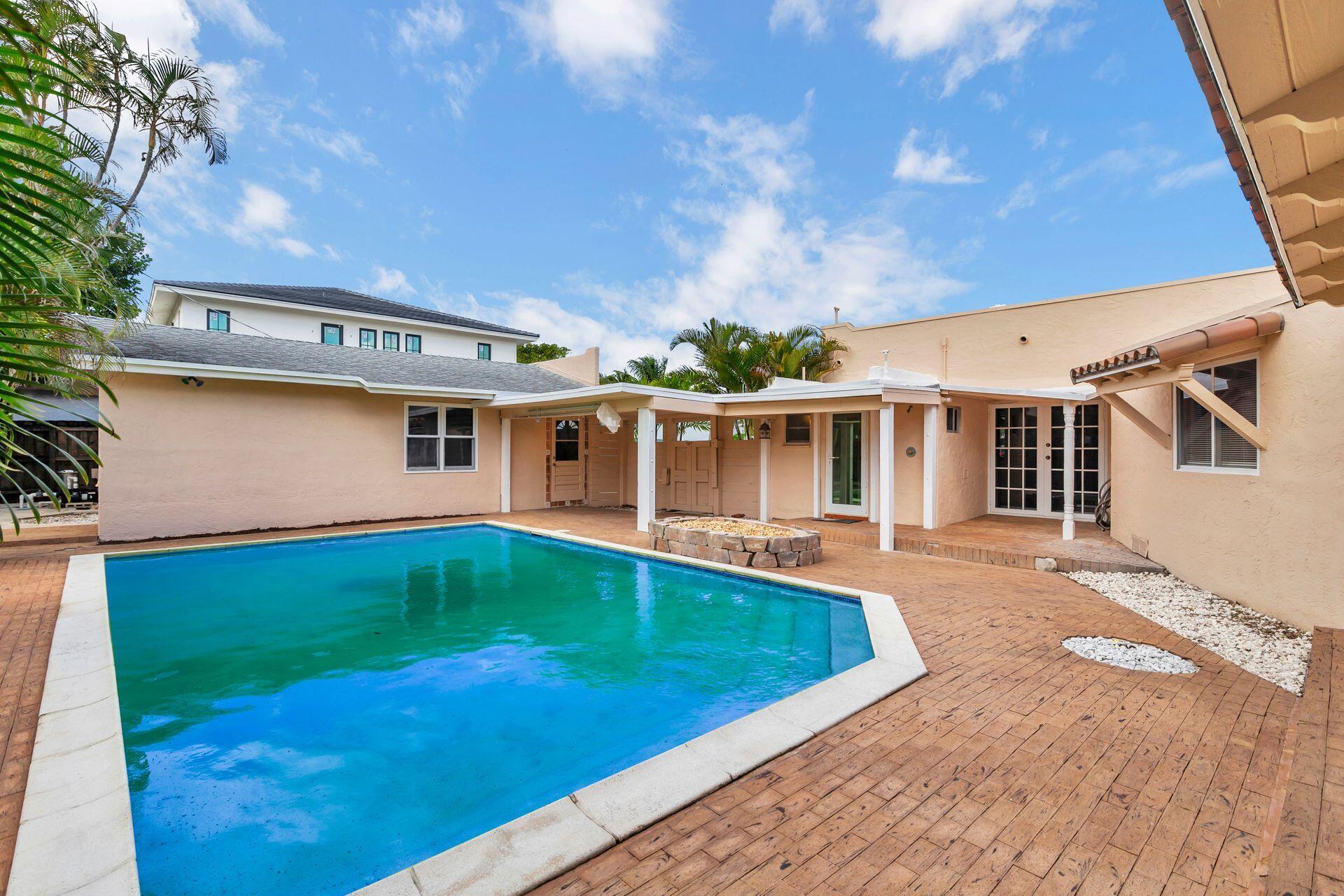 LAKE PLACE IN - Residential Lease