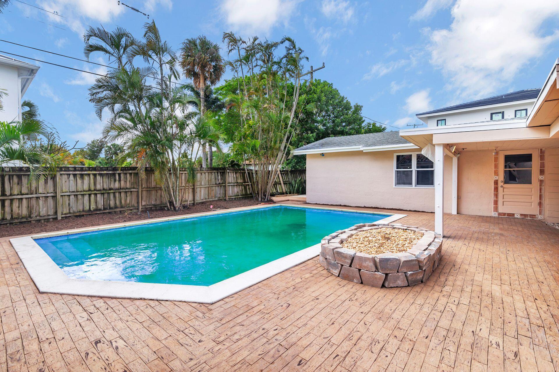 LAKE PLACE IN - Residential Lease