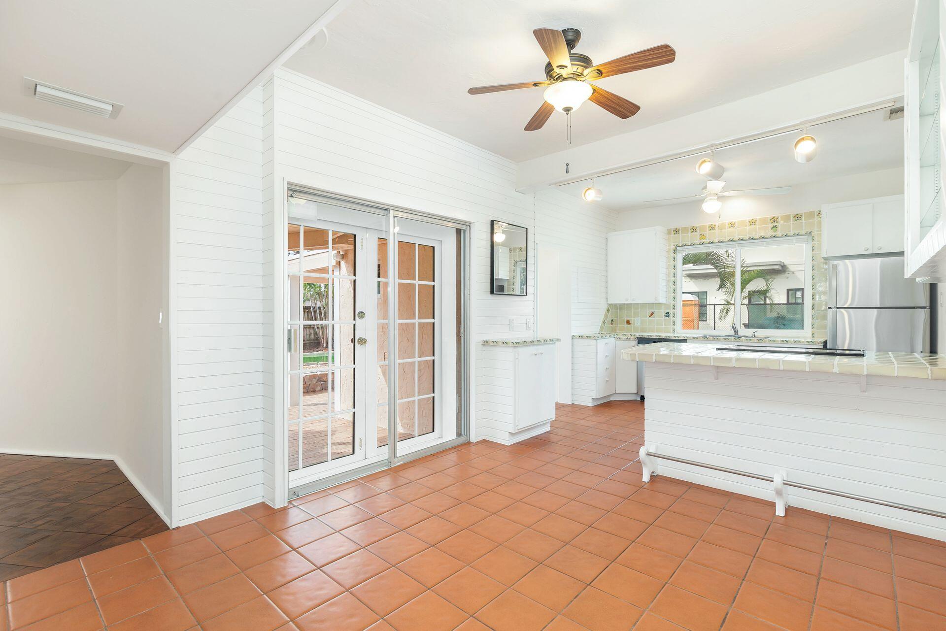 LAKE PLACE IN - Residential Lease