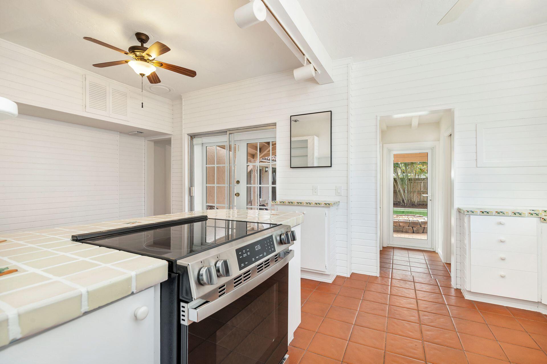 LAKE PLACE IN - Residential Lease