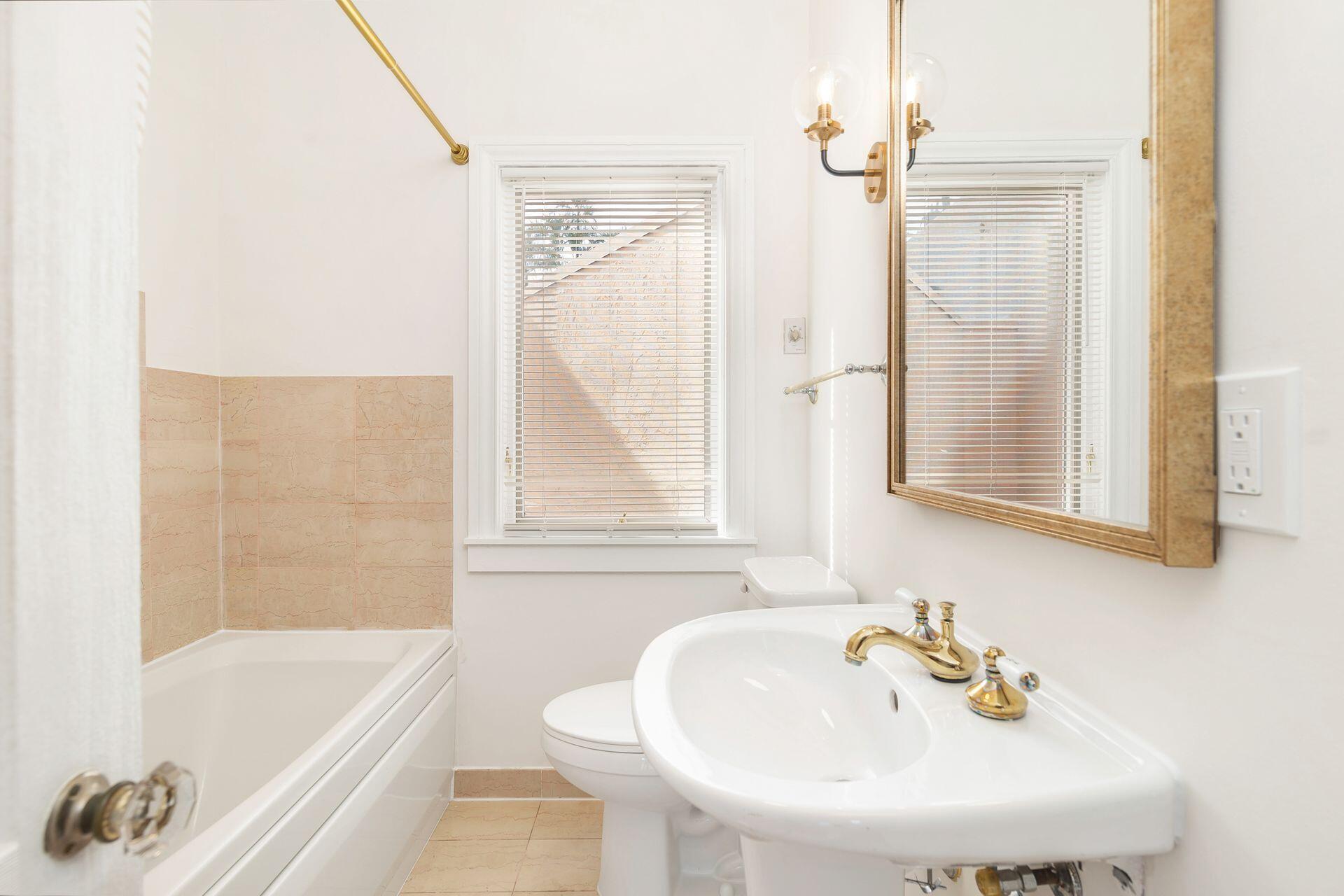 LAKE PLACE IN - Residential Lease