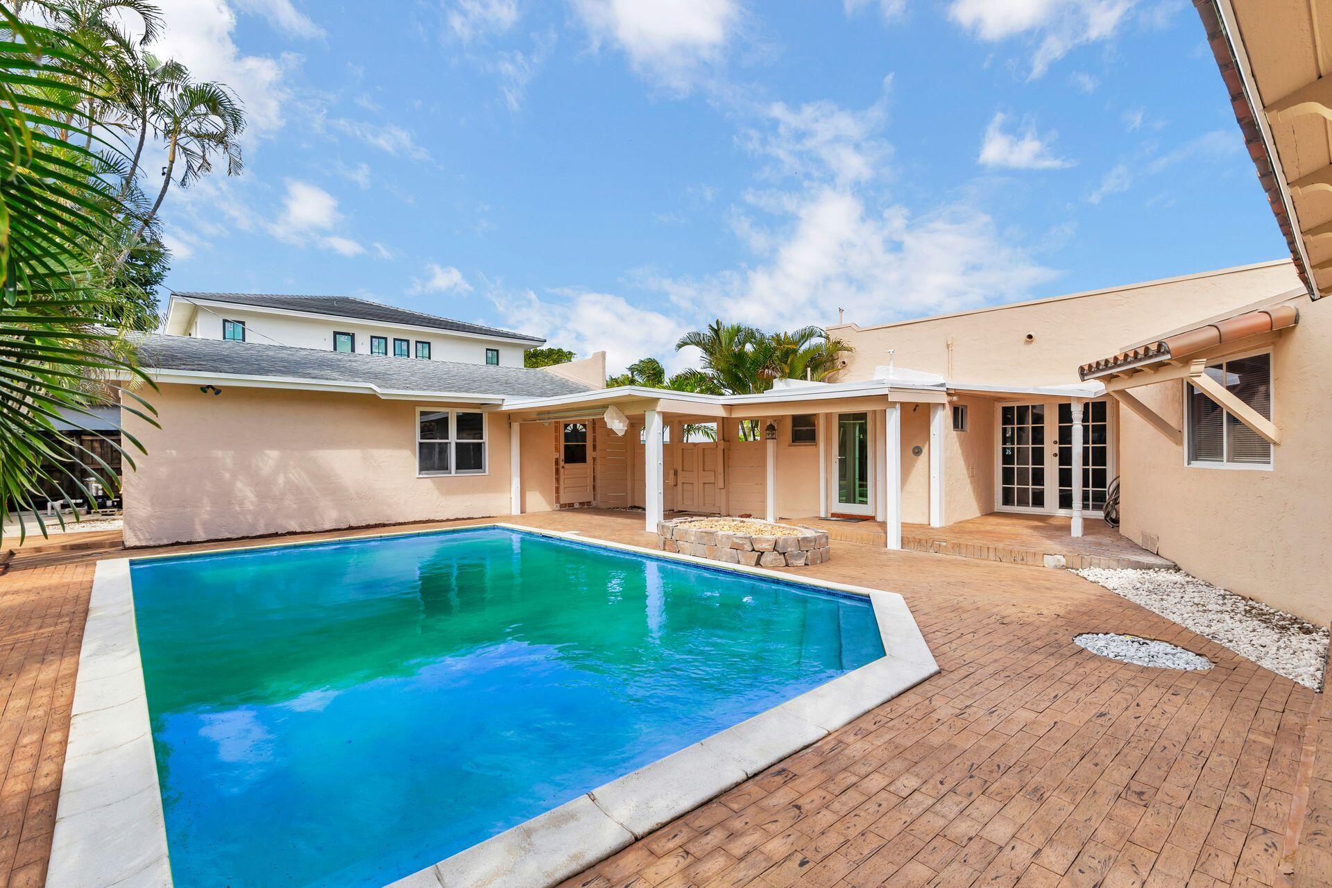 LAKE PLACE IN - Residential Lease