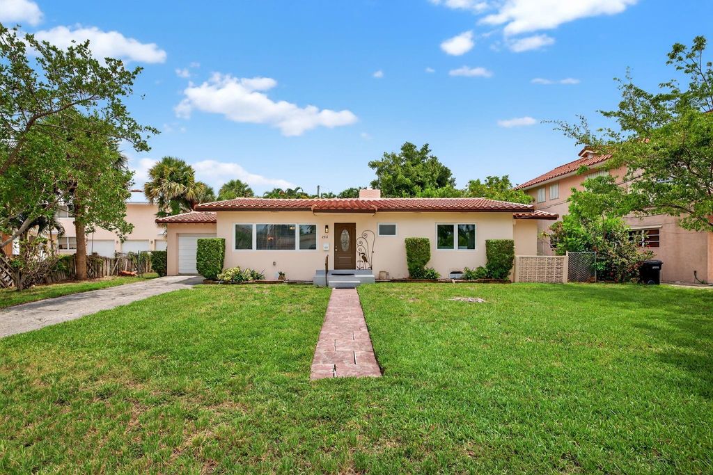 Photo of 283 Imperial Lane, Lauderdale By The Sea, FL 33308 (MLS # B26030817)