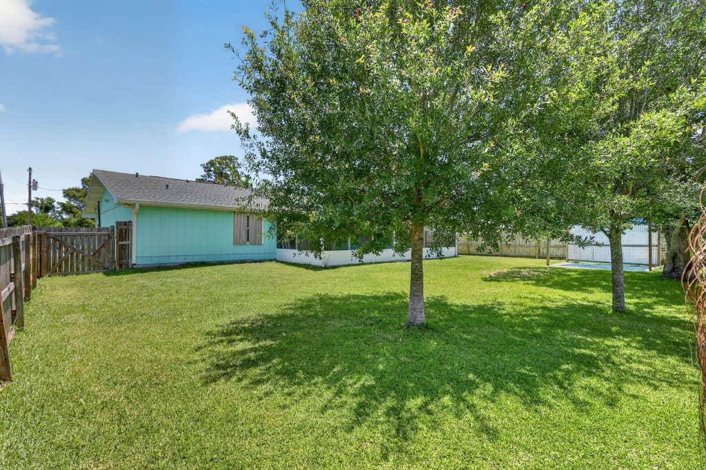 Photo of 5909 Spruce Drive, Fort Pierce, FL 34982 (MLS # B26032390)