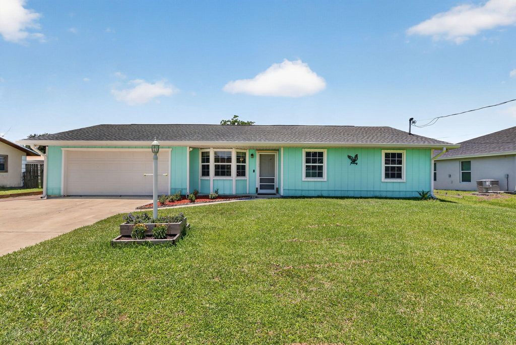 Photo of 5909 Spruce Drive, Fort Pierce, FL 34982 (MLS # B26032390)