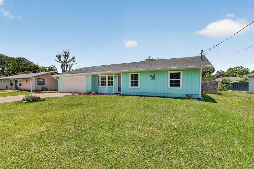 Photo of 5909 Spruce Drive, Fort Pierce, FL 34982 (MLS # B26032390)