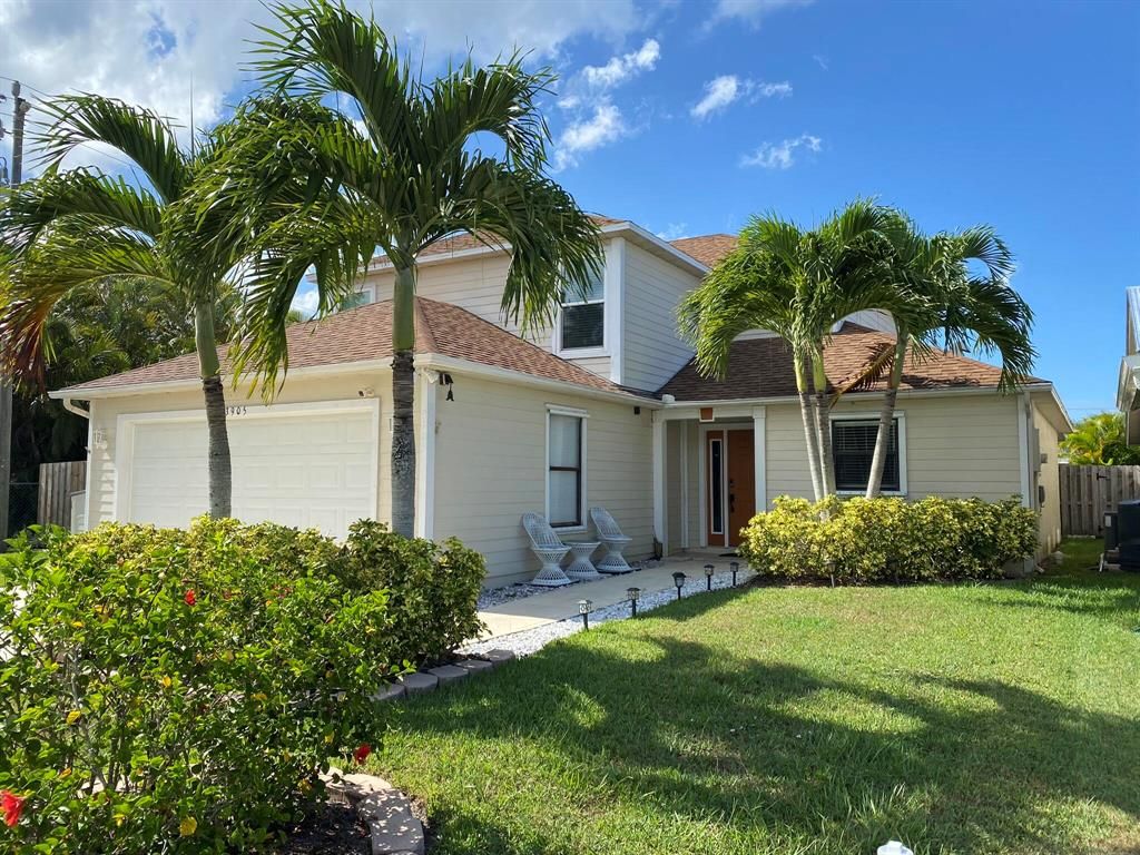 Photo of 3905 SE Walnut Place Pl, Stuart, FL 34997 (MLS # R10829062)