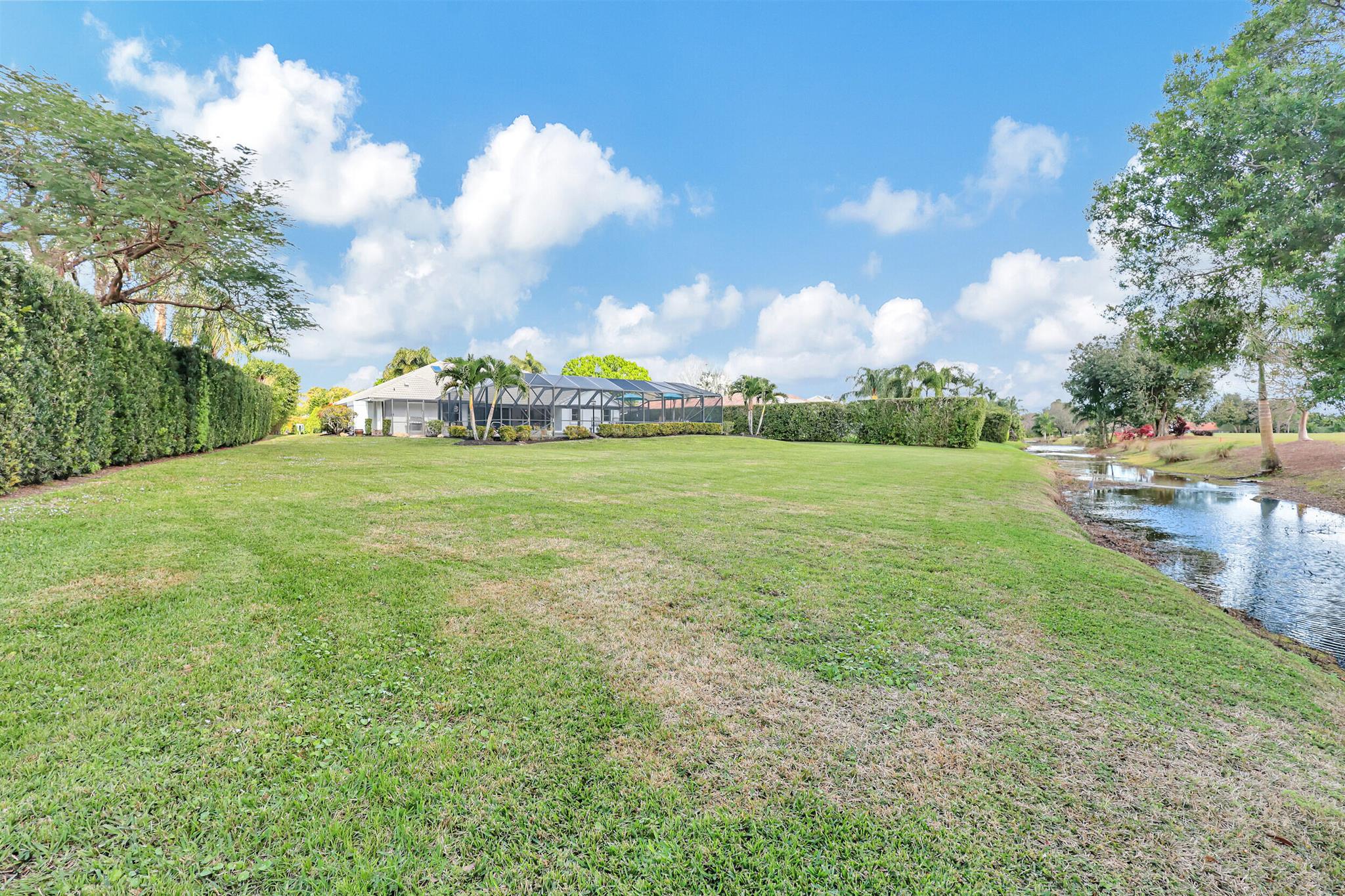 MEADOW WOOD OF THE LANDINGS AT WELLINGTO - Residential