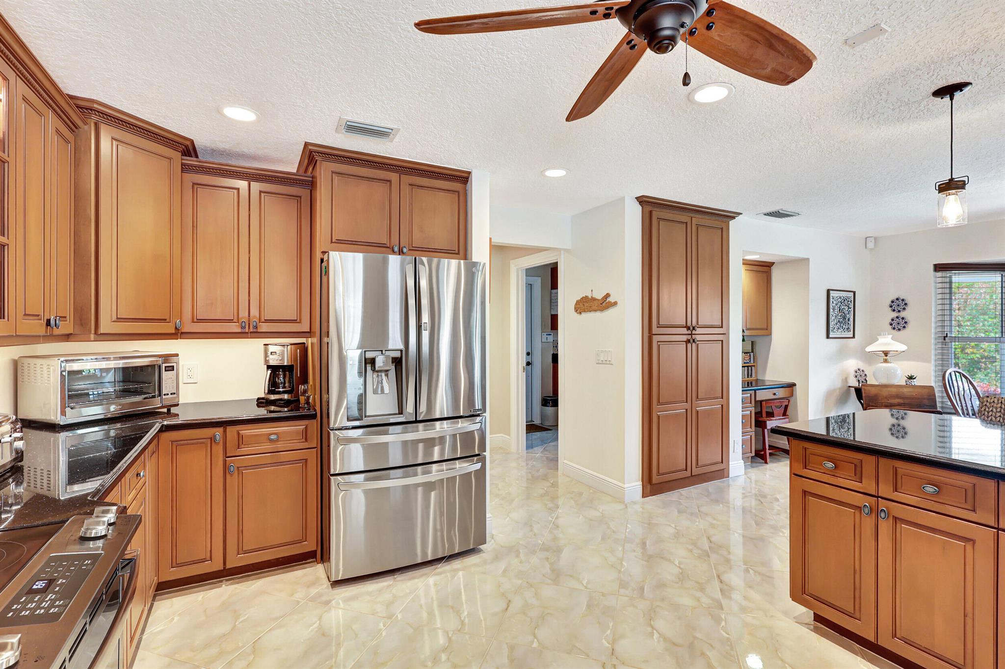 MEADOW WOOD OF THE LANDINGS AT WELLINGTO - Residential