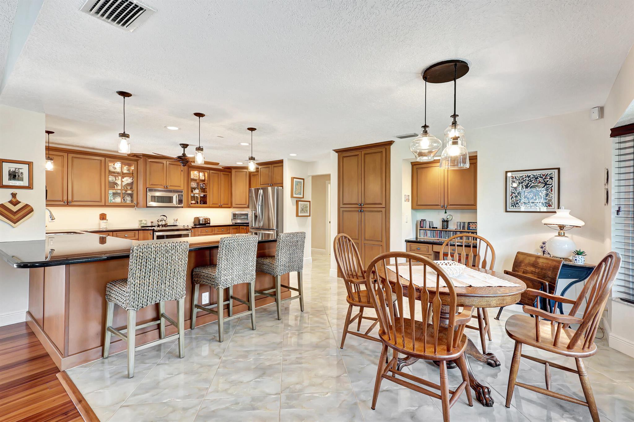 MEADOW WOOD OF THE LANDINGS AT WELLINGTO - Residential