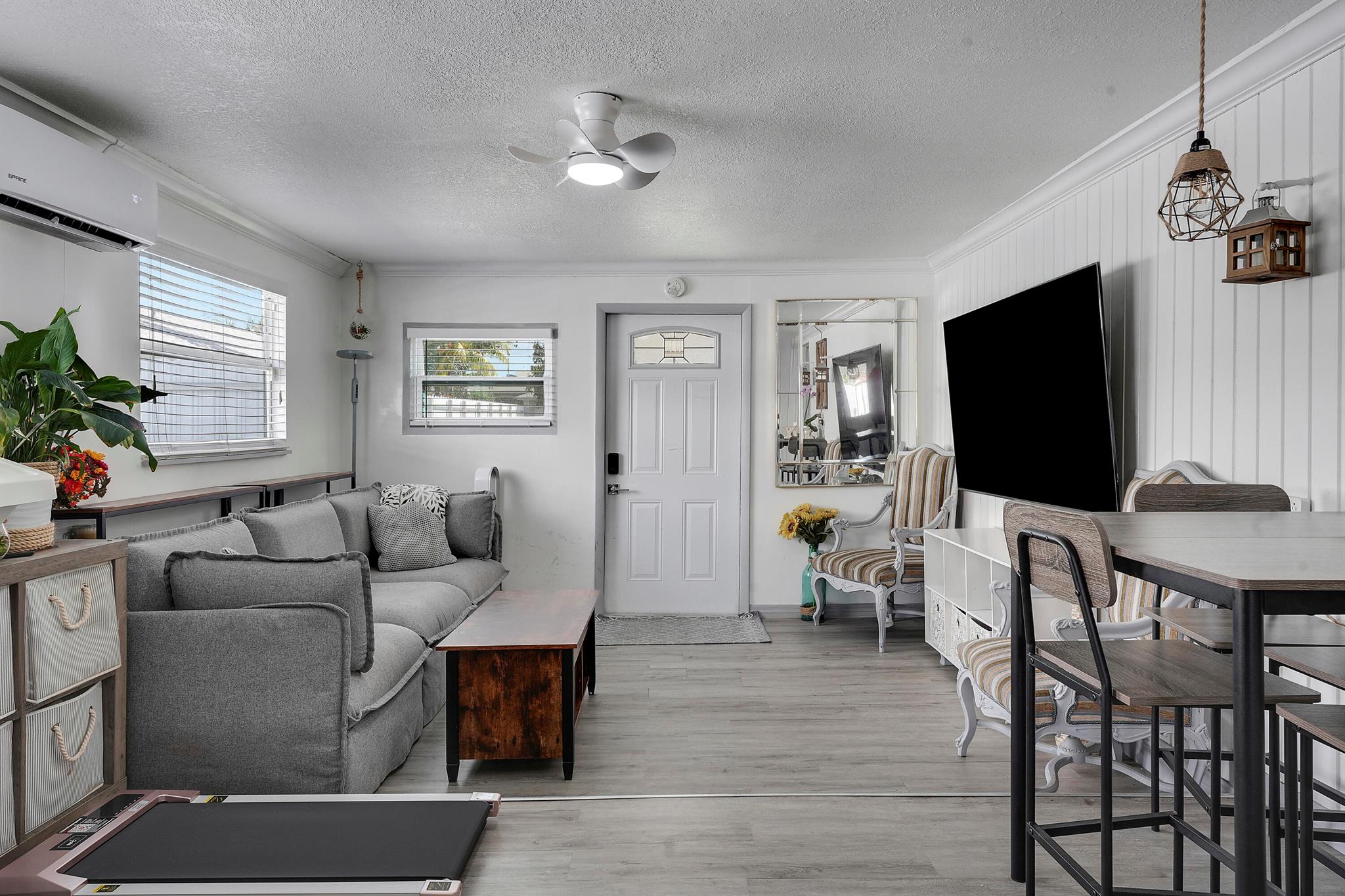 LAKE WORTH HEIGHTS - Residential Income
