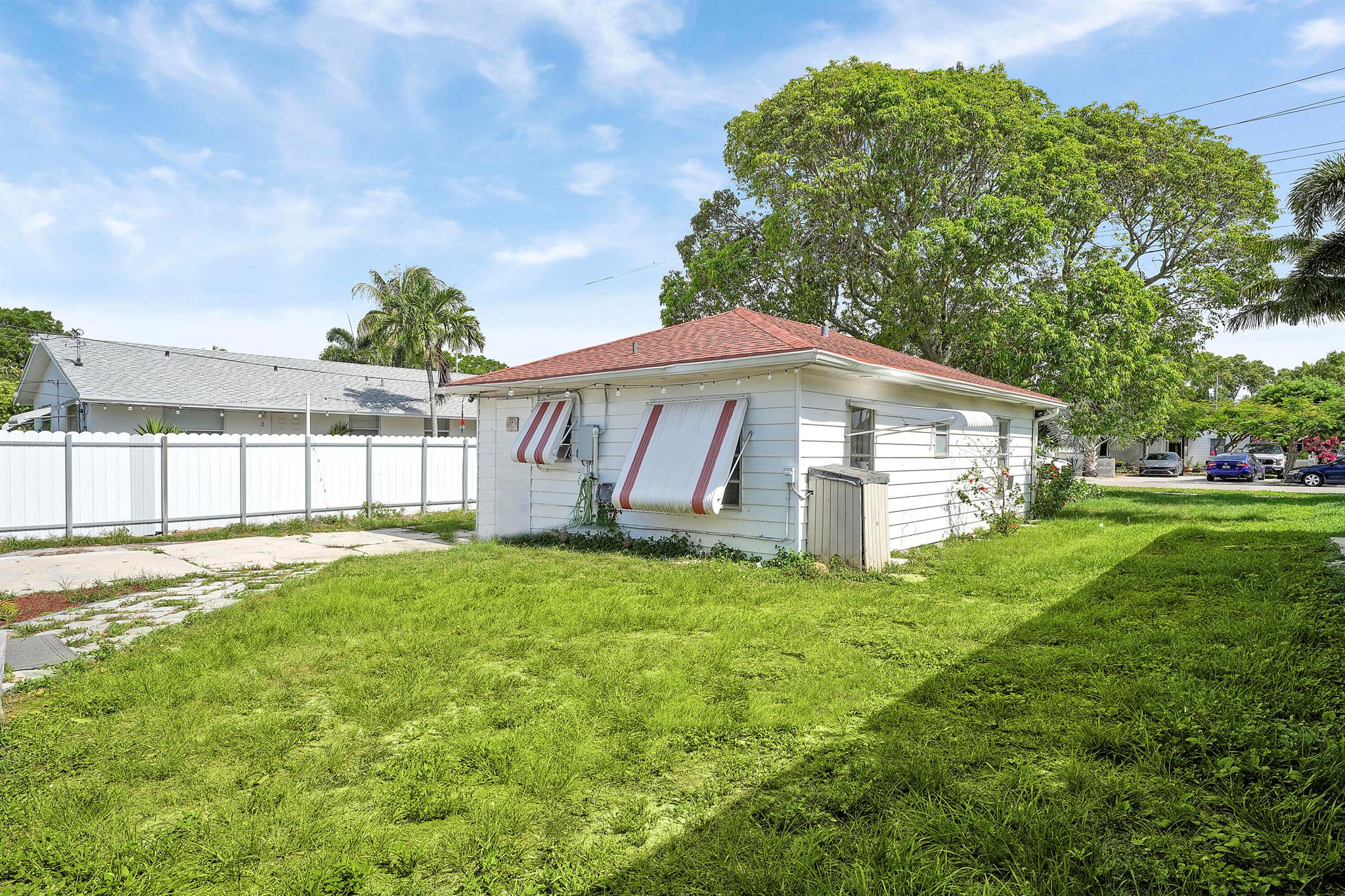 LAKE WORTH HEIGHTS - Residential Income