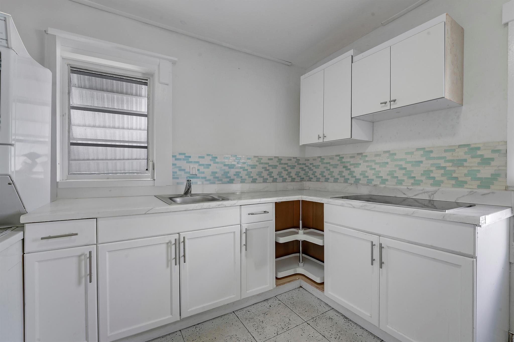 LAKE WORTH HEIGHTS - Residential Income