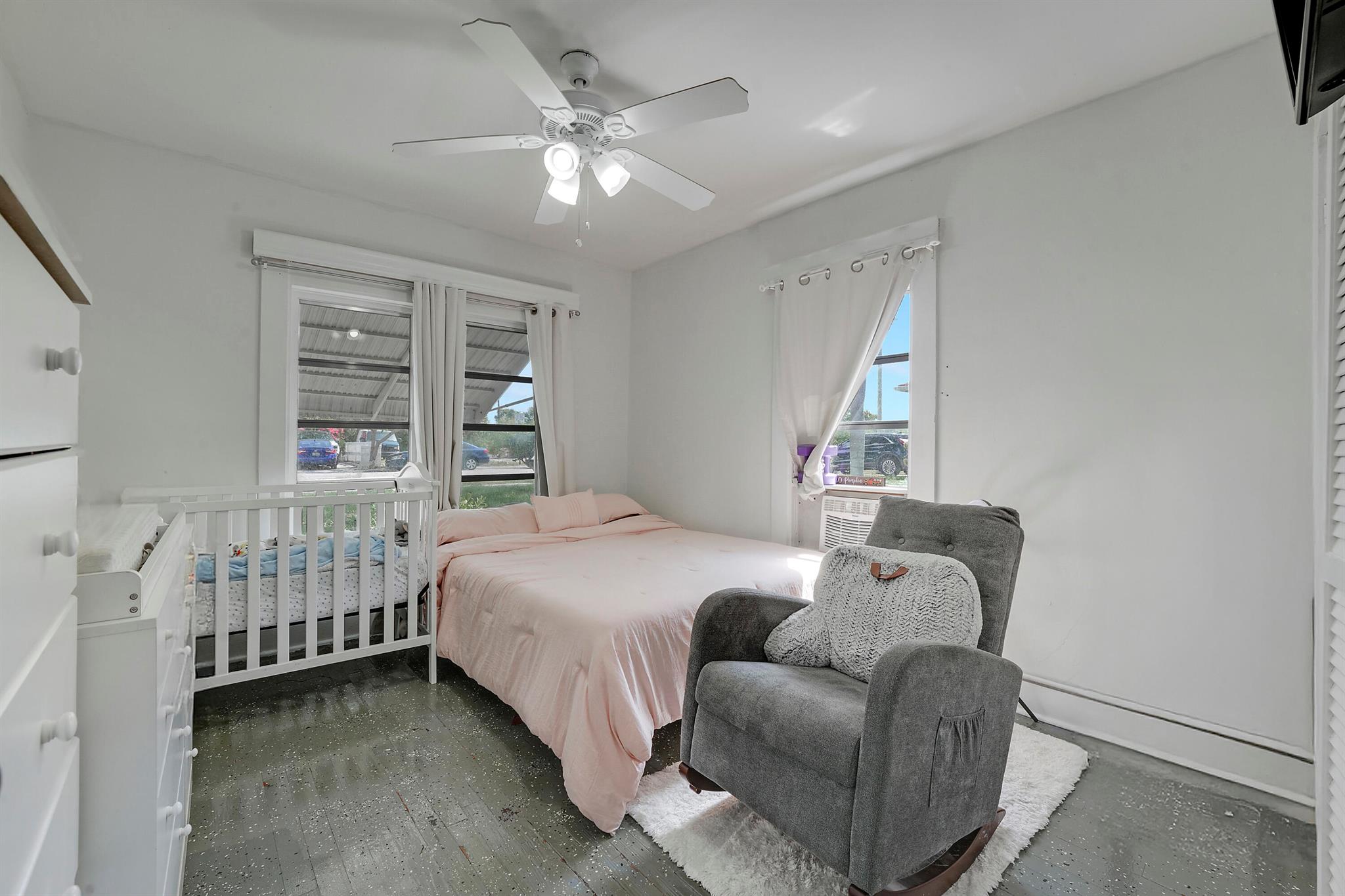 LAKE WORTH HEIGHTS - Residential Income