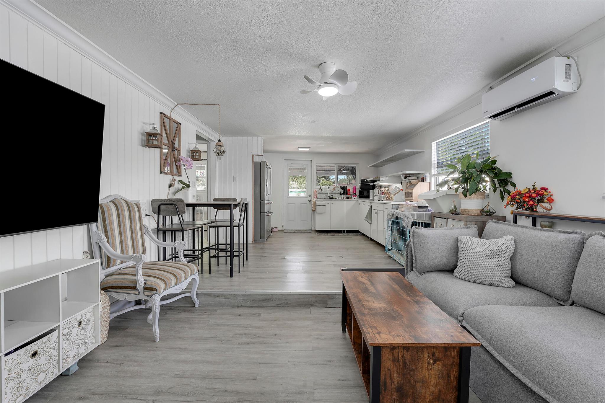 LAKE WORTH HEIGHTS - Residential Income