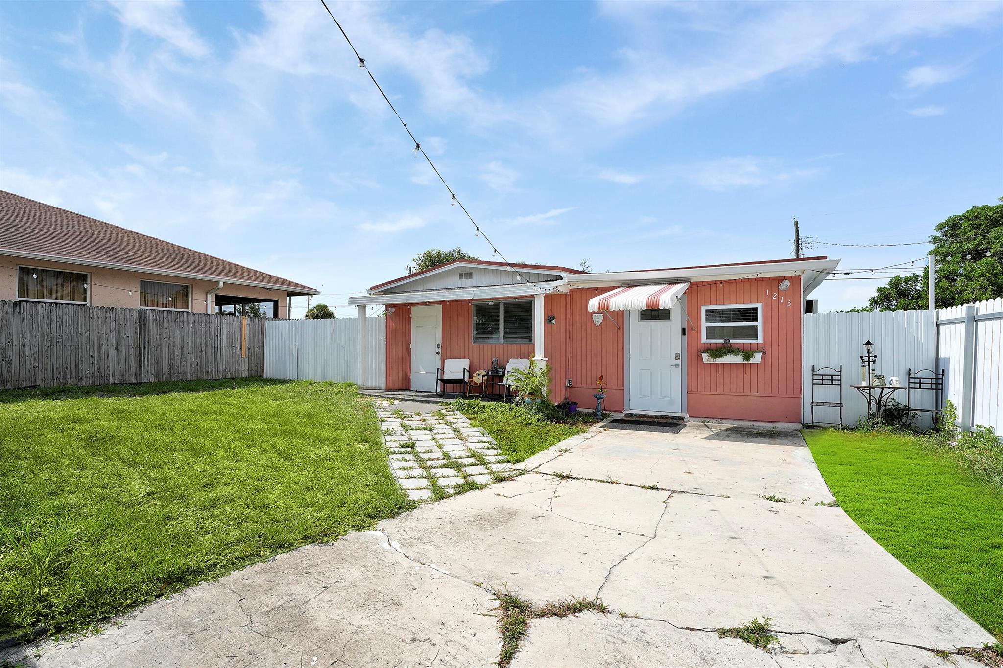 LAKE WORTH HEIGHTS - Residential Income