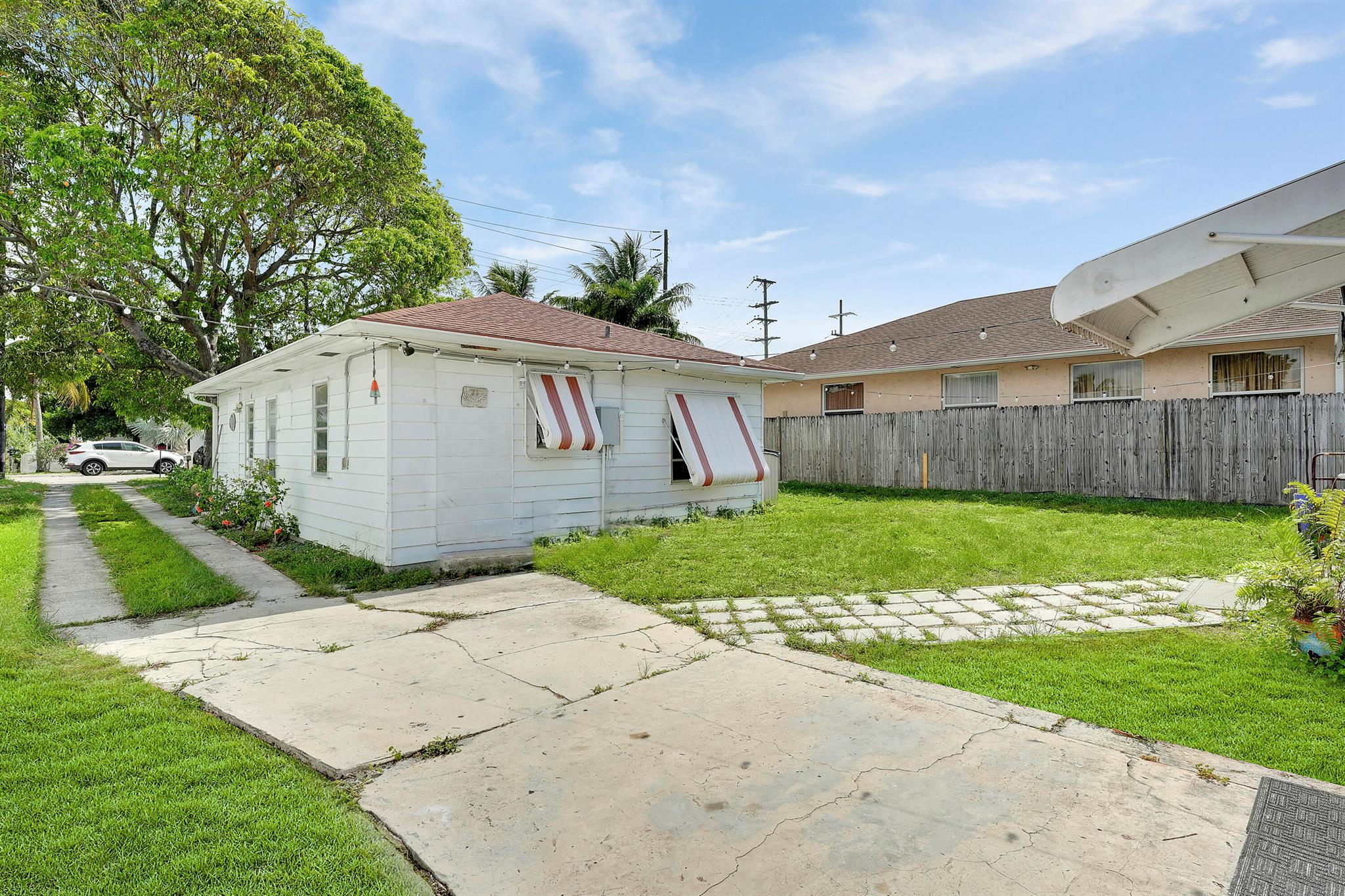 LAKE WORTH HEIGHTS - Residential Income