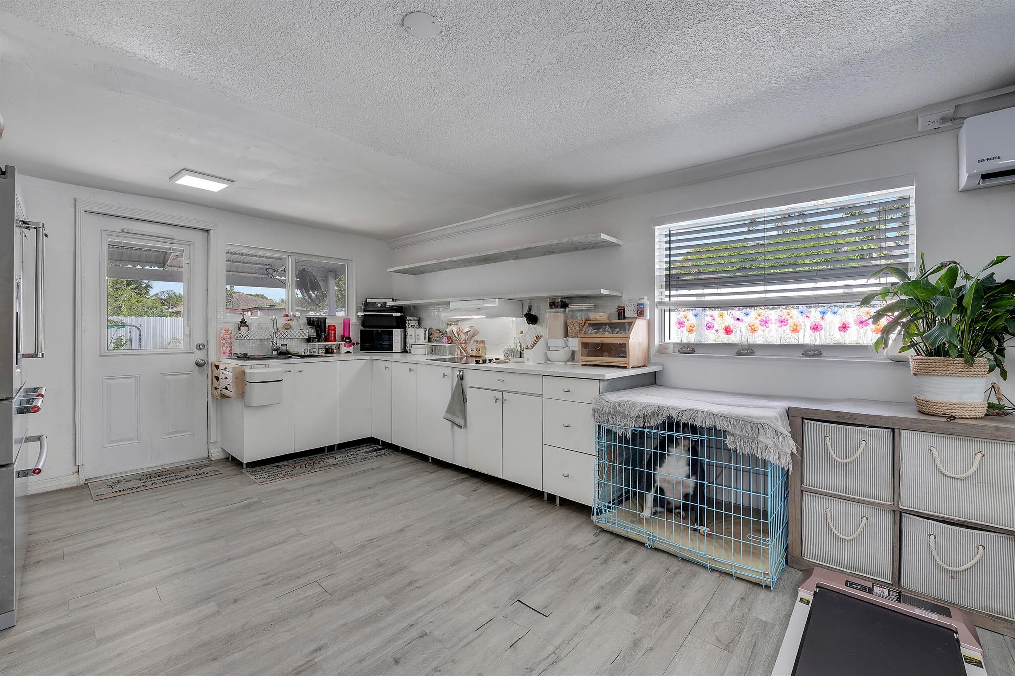 LAKE WORTH HEIGHTS - Residential Income