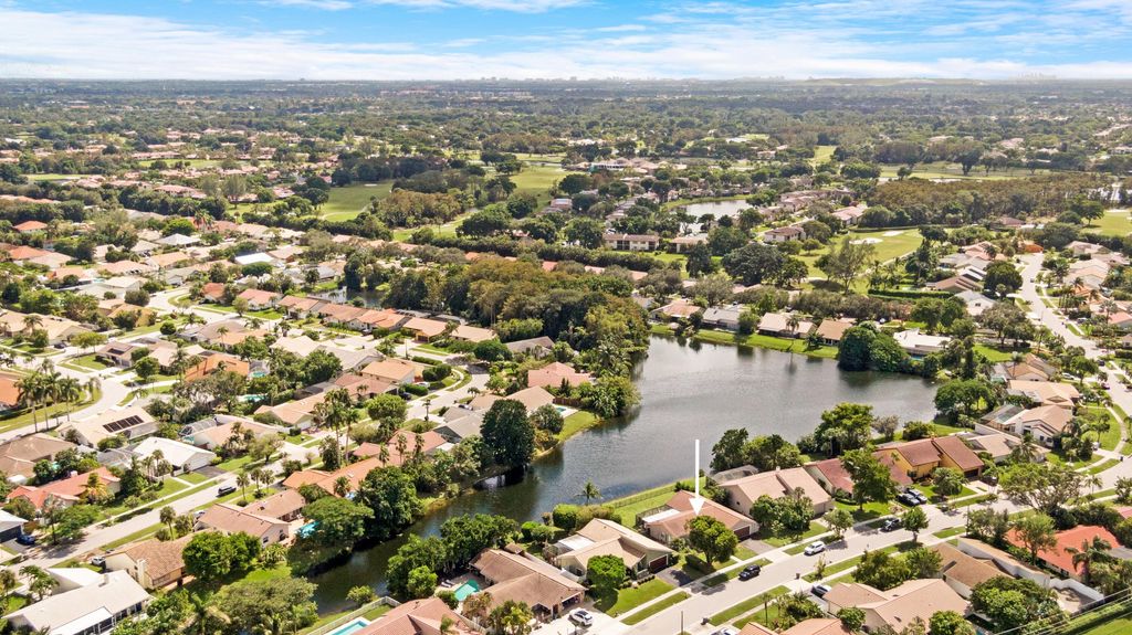 Photo of 21094 Escondido Way N, Boca Raton, FL 33433 (MLS # R11095798)