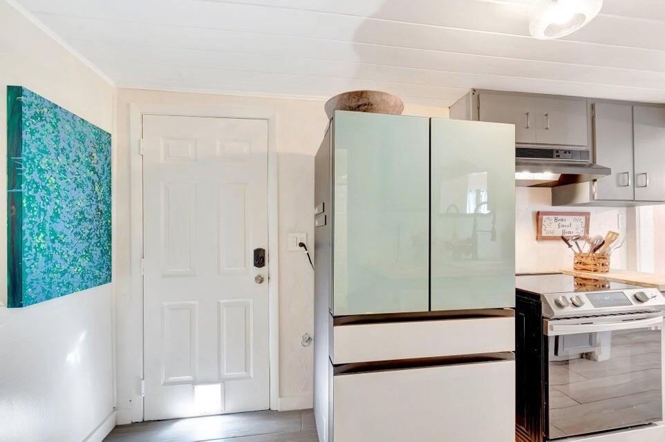 DELRAY TOWN OF - Residential Lease