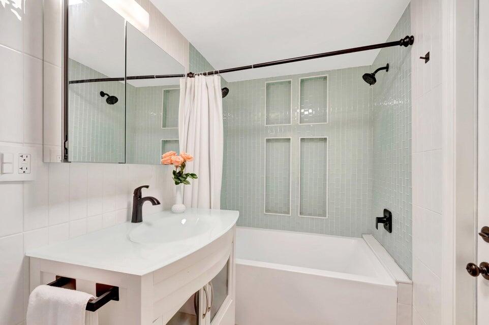 DELRAY TOWN OF - Residential Lease