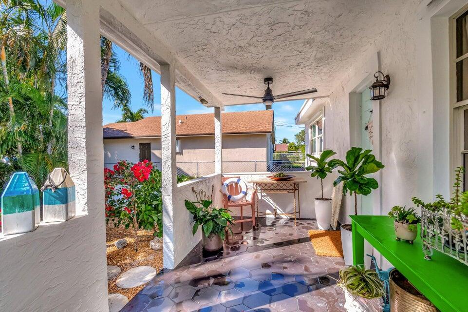 DELRAY TOWN OF - Residential Lease