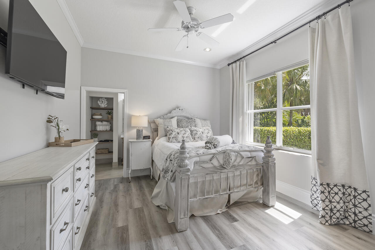 BINKS FOREST OF THE LANDINGS AT WELLINGTON - Residential Lease