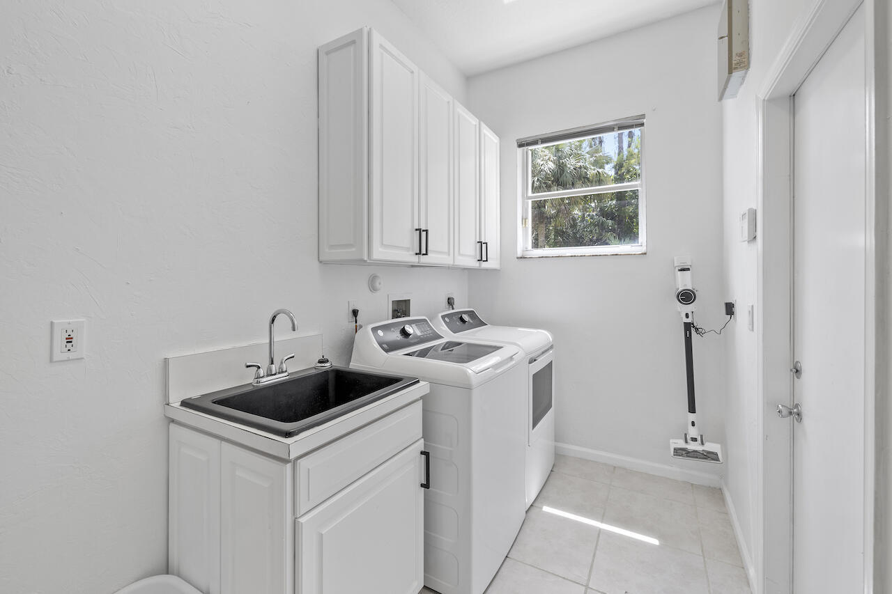 BINKS FOREST OF THE LANDINGS AT WELLINGTON - Residential Lease