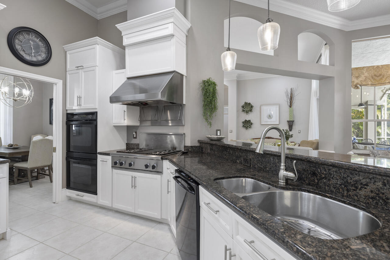 BINKS FOREST OF THE LANDINGS AT WELLINGTON - Residential Lease