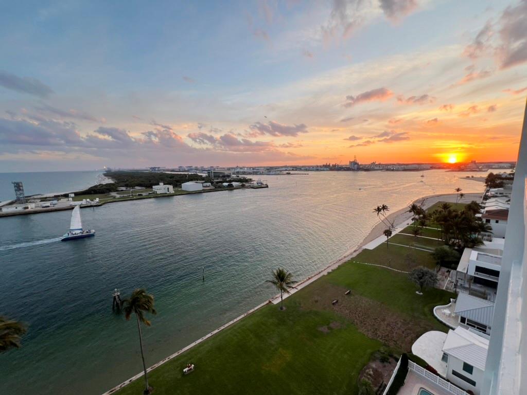2100 S Ocean Dr 15H