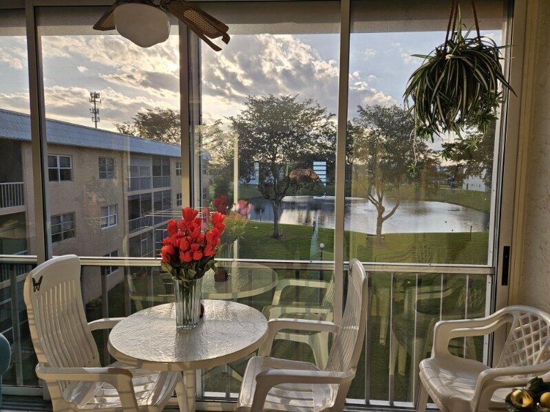 SANDALFOOT SOUTH TWO CONDO OR2089P775 - Residential