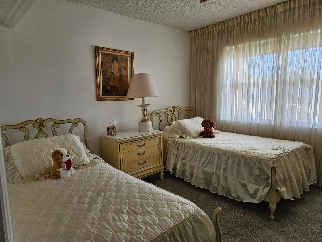 SANDALFOOT SOUTH TWO CONDO OR2089P775 - Residential