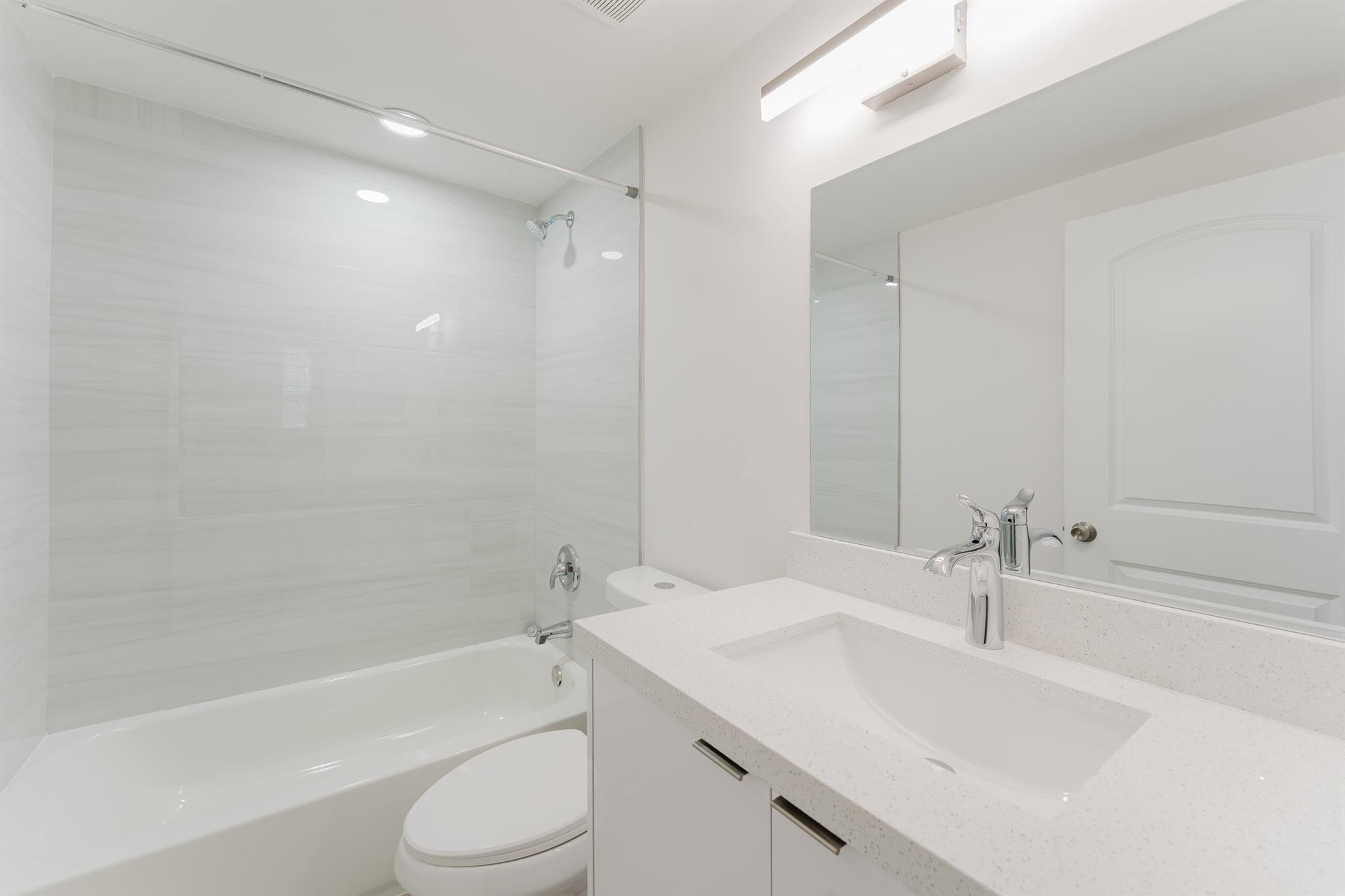 ESTADA OF LOS PASEOS - Residential Lease