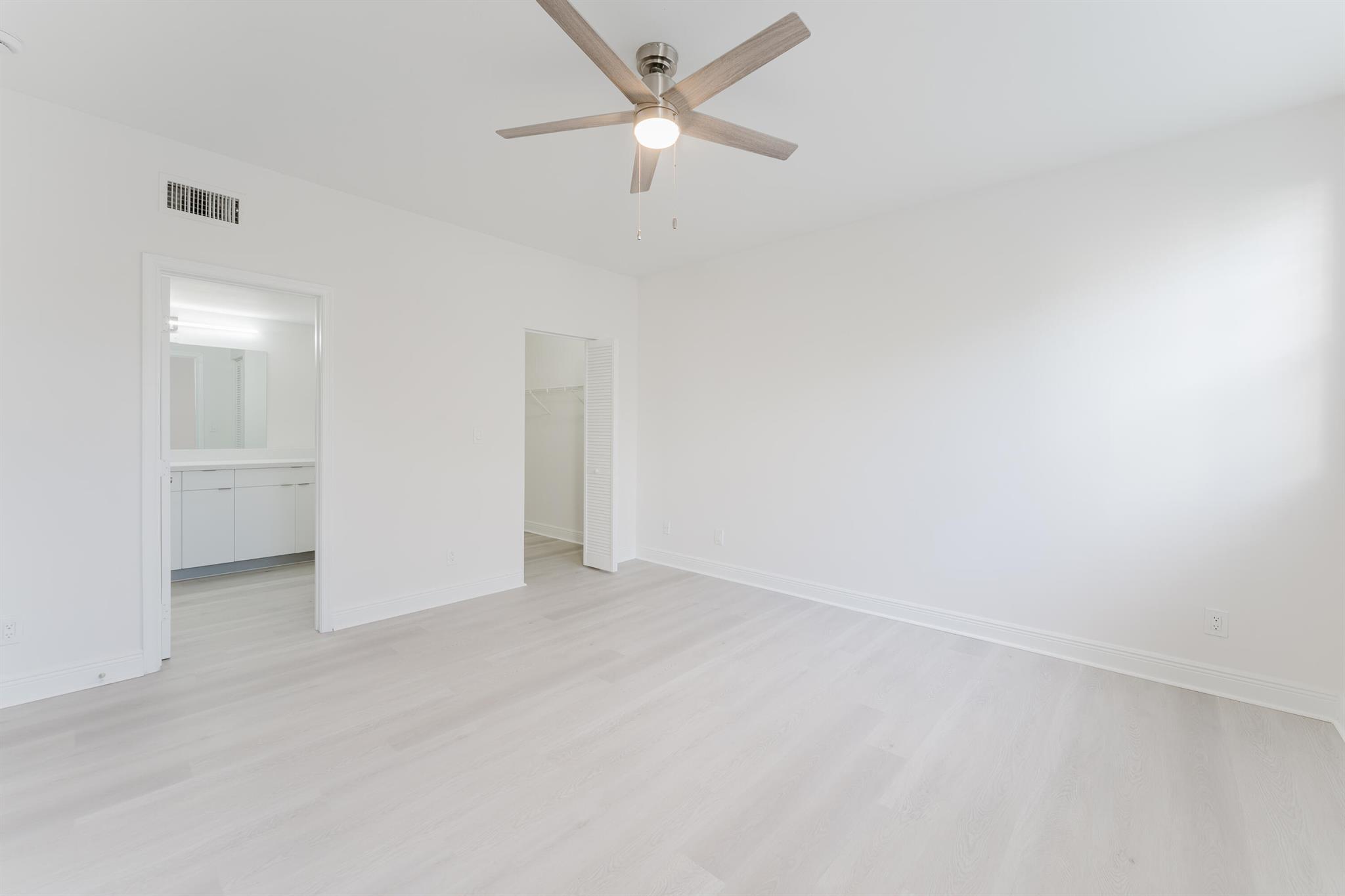 ESTADA OF LOS PASEOS - Residential Lease