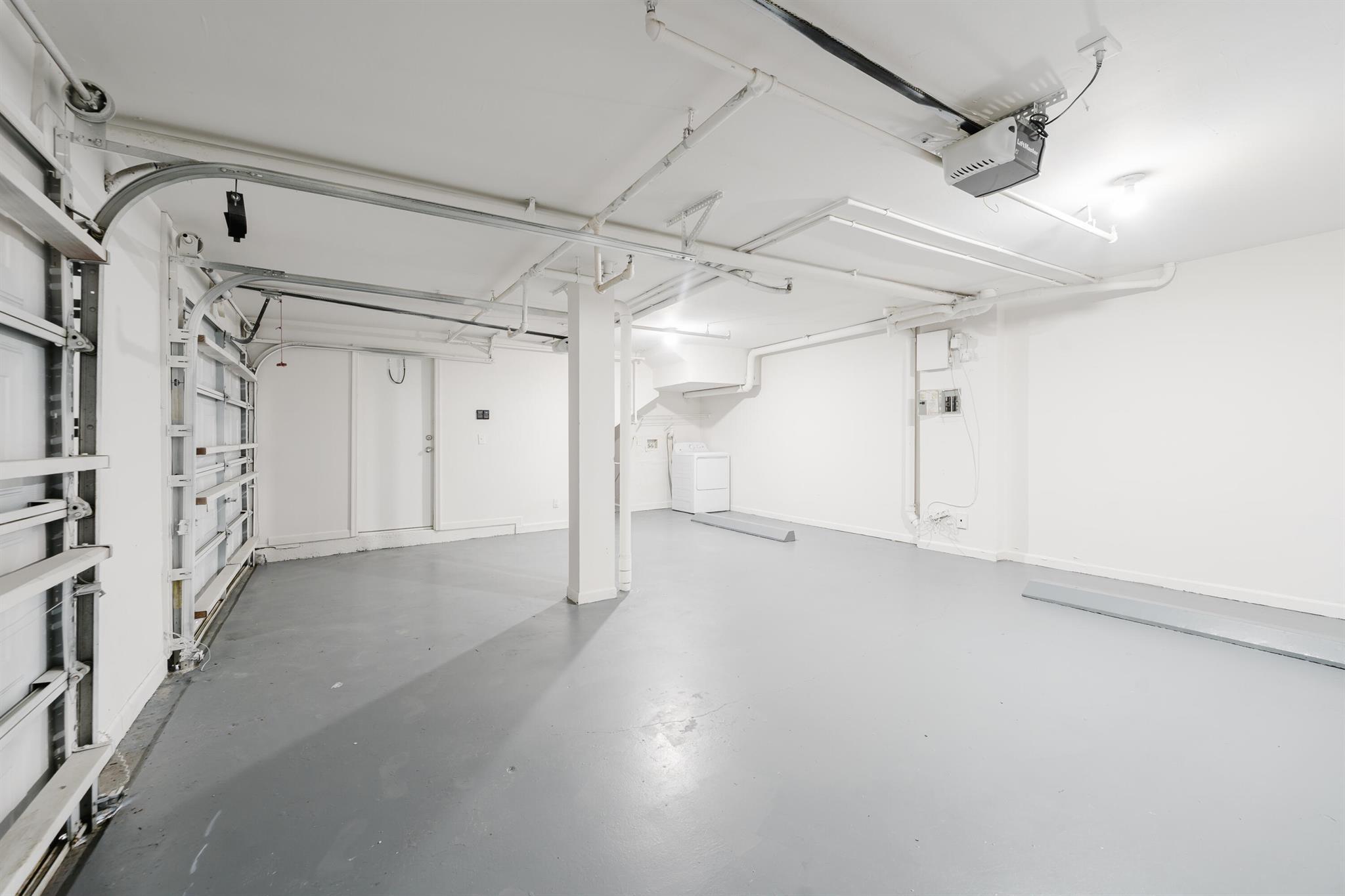 ESTADA OF LOS PASEOS - Residential Lease