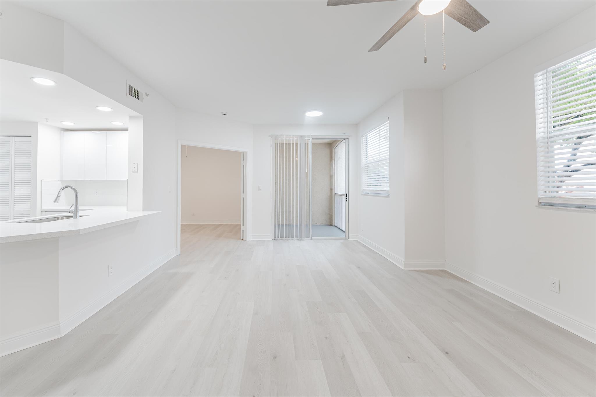 ESTADA OF LOS PASEOS - Residential Lease