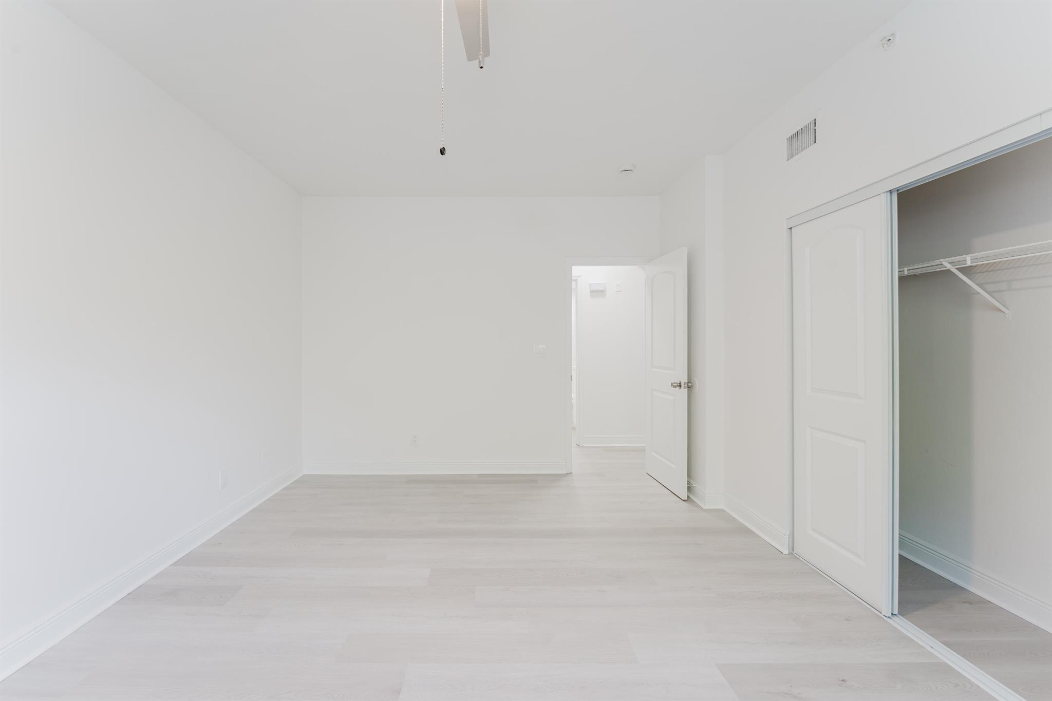 ESTADA OF LOS PASEOS - Residential Lease