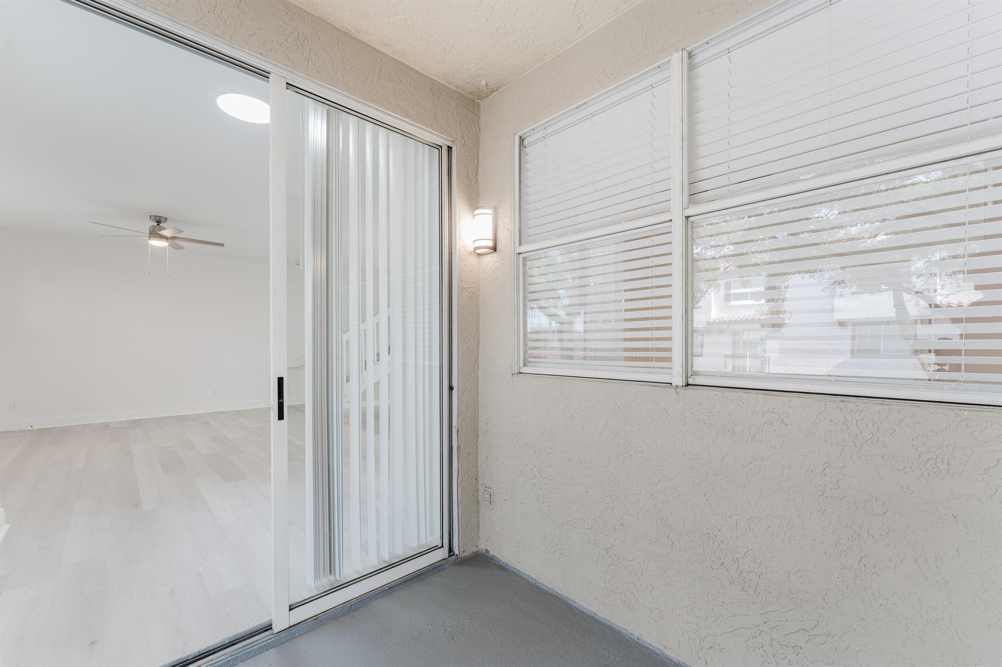 ESTADA OF LOS PASEOS - Residential Lease