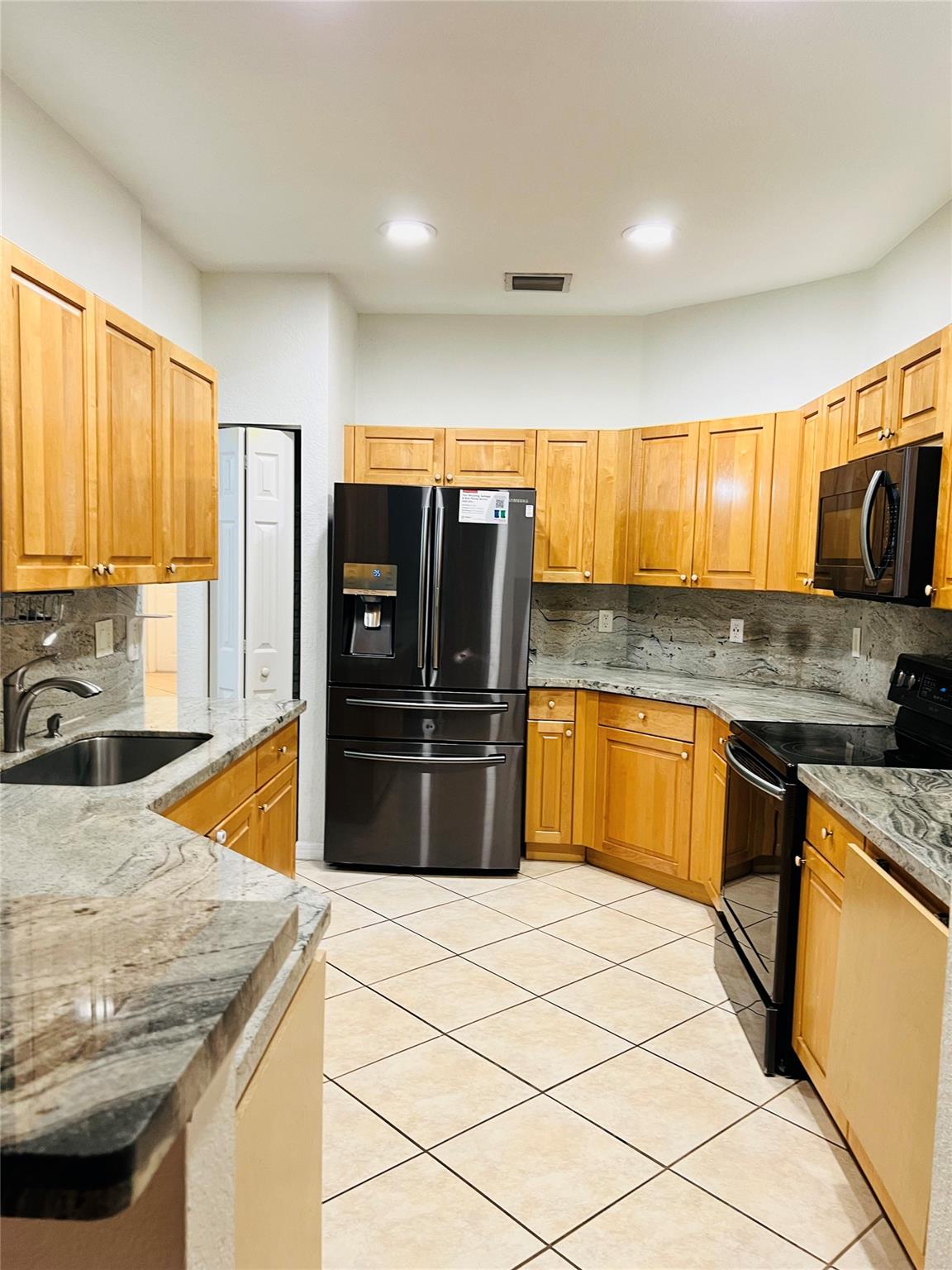 Stunning 3-Bed, 2-Bath Home in Weston’s Premier Savanna Community! Welcome to this beautifully renovated home in the highly desirable, resort-style Savanna neighborhood of Weston. Boasting a bright, open layout filled with natural light, this 3-bedroom, 2-bath gem features a new roof (2022), modern kitchen and bathrooms, custom pantry, and upgraded epoxy garage flooring with built-in storage cabinets. Enjoy peace of mind with a 1-year-old A/C, washer, and dryer, plus all appliances under 5 years old. Savanna offers world-class amenities: two pools, waterslide, kiddie pool, mini golf, walking trails, playgrounds, basketball & hockey courts, and full-time on-site management. Zoned for Weston’s top-rated “A” schools. Tenant is responsible for utilities and lawn care.
Move-in ready.