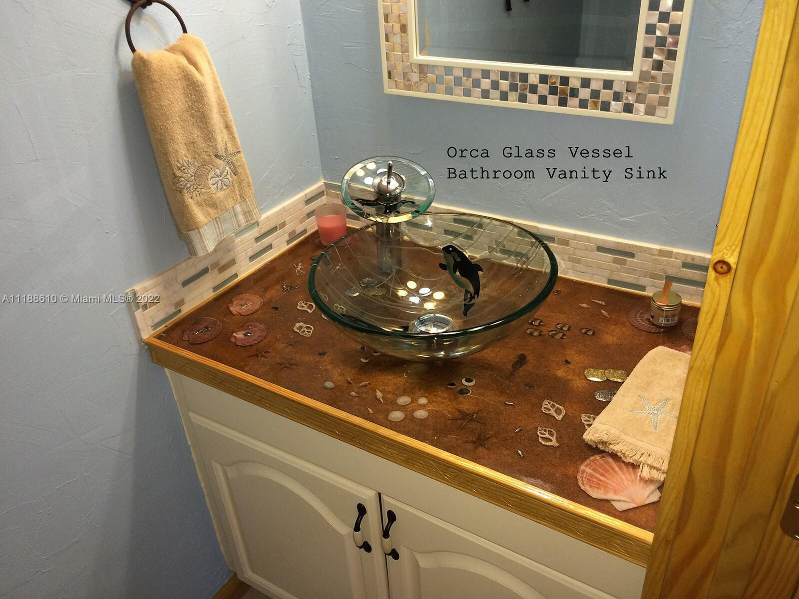 HOLIDAY BY THE SEA - Residential Lease