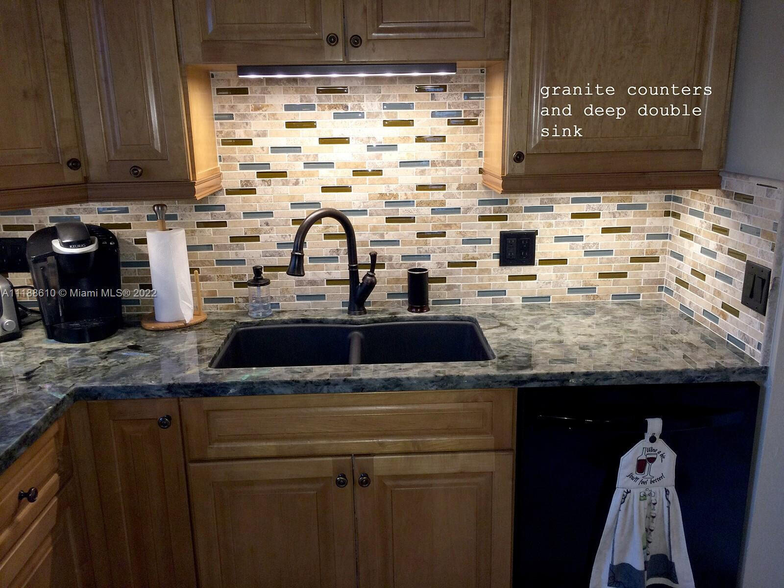 HOLIDAY BY THE SEA - Residential Lease