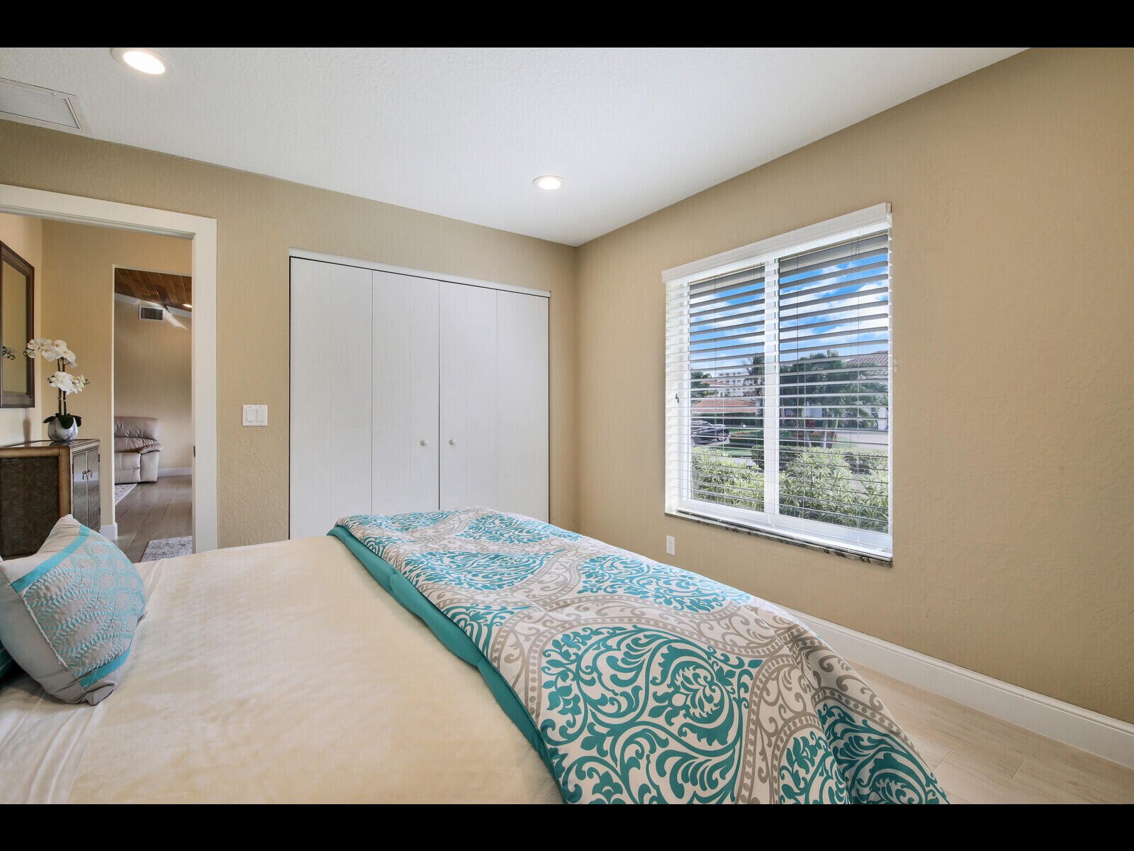 TOMKUS - Residential Lease