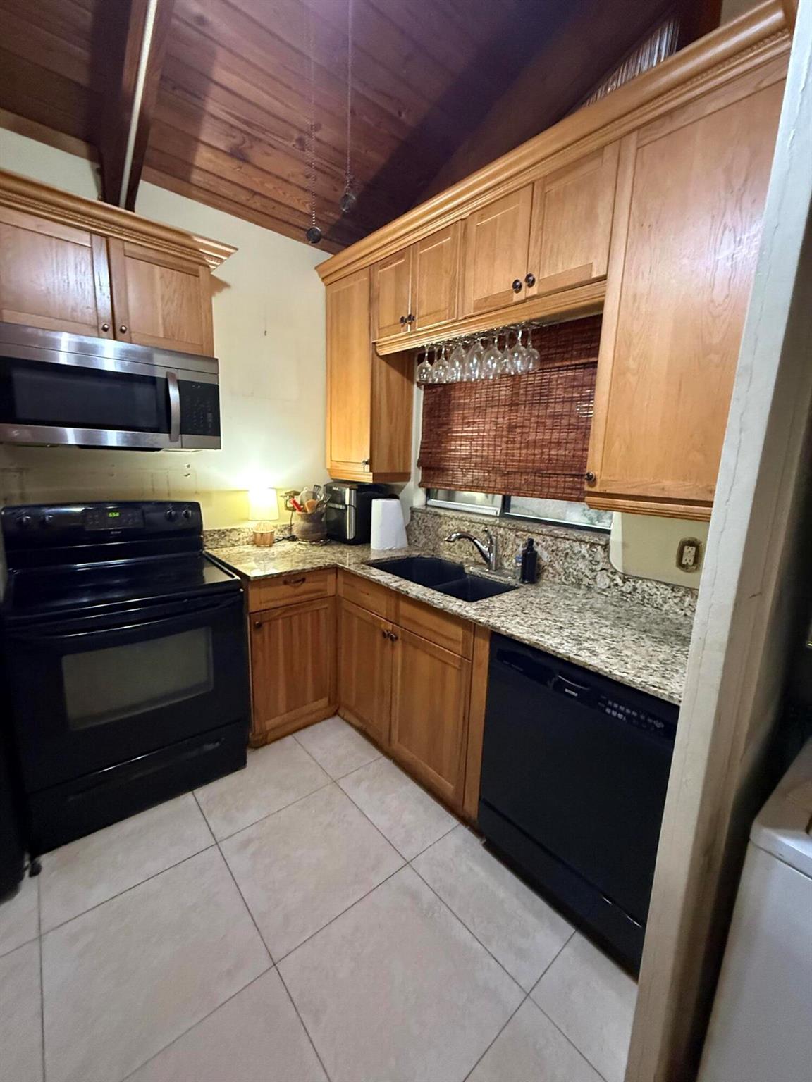 PALM-AIRE VILLAGE 4TH SEC - Residential